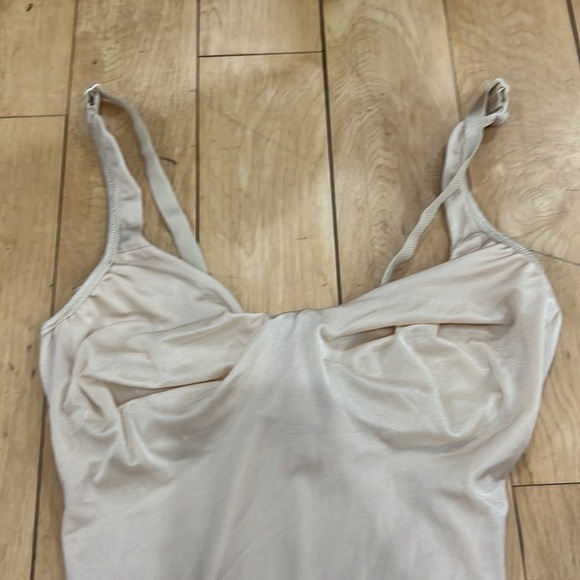 Lisanza Bodysuit Sz 3 - Picture 5 of 15